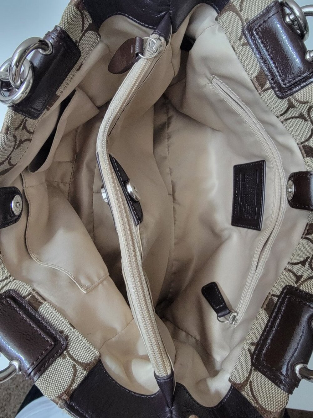 Coach Signature Tote Handbags Khaki Brown Patent Leather Turnlock Bag F16540 - Picture 8 of 12